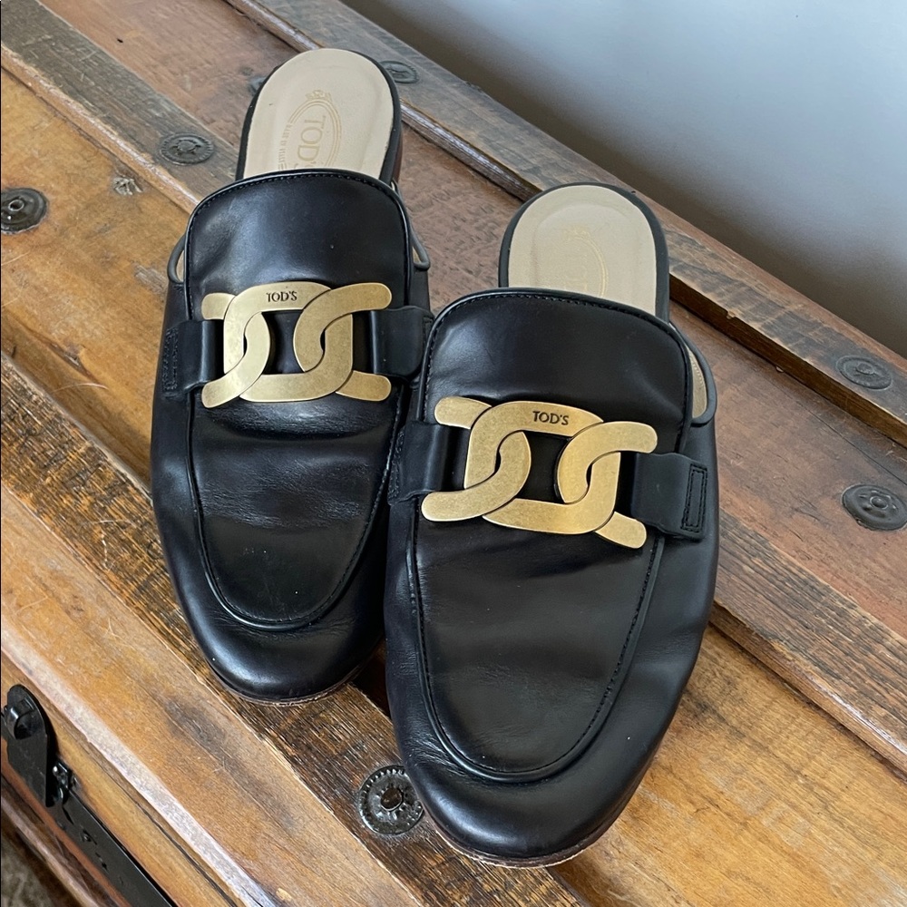 Tod's Black Loafers with Gold Chain Detail